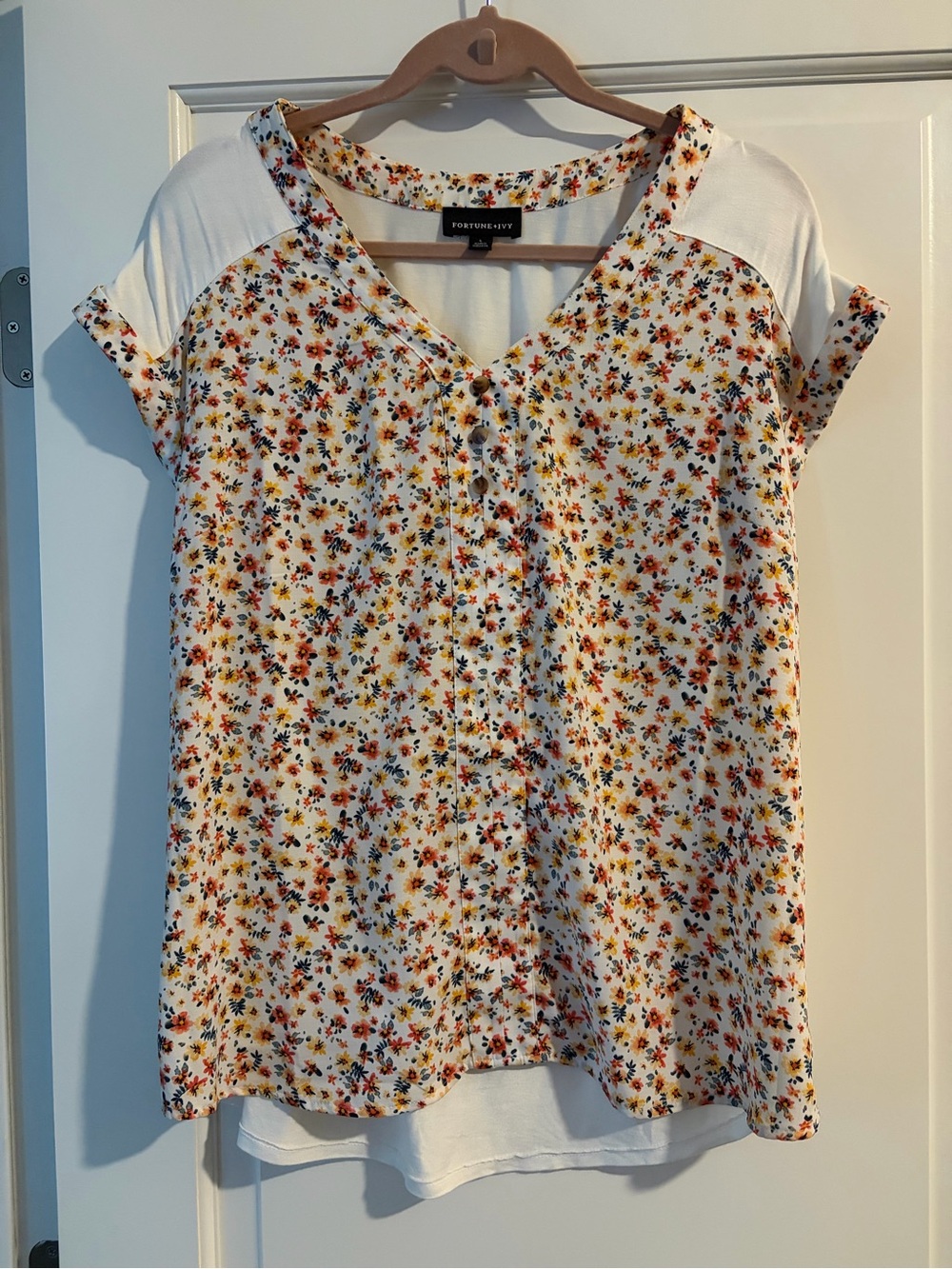 White Floral Button-Front Short Sleeve Top